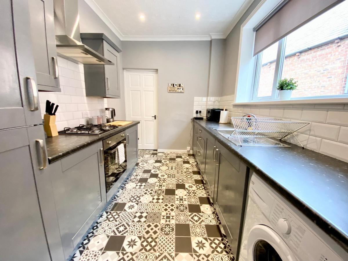 3 Queen Alexandra Road * North Shields